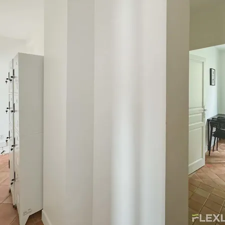 Flexliving - Whole Flat - Augereau Apartment
